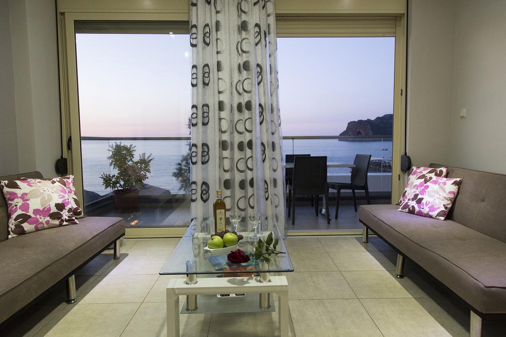 Litinakis Studios Sea View & Litinakis Studios Garden View 700 Meters Away Agia Marina Dış mekan fotoğraf